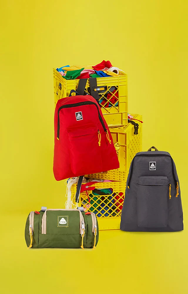 jansport backpack materials Recycled Superbreak Heritage Daypack Campmor the Recycled SuperBreak represents our vision for the future of outdoor gear minimal waste and more adventure. Jansport MAIN CAMPUS Backpack -